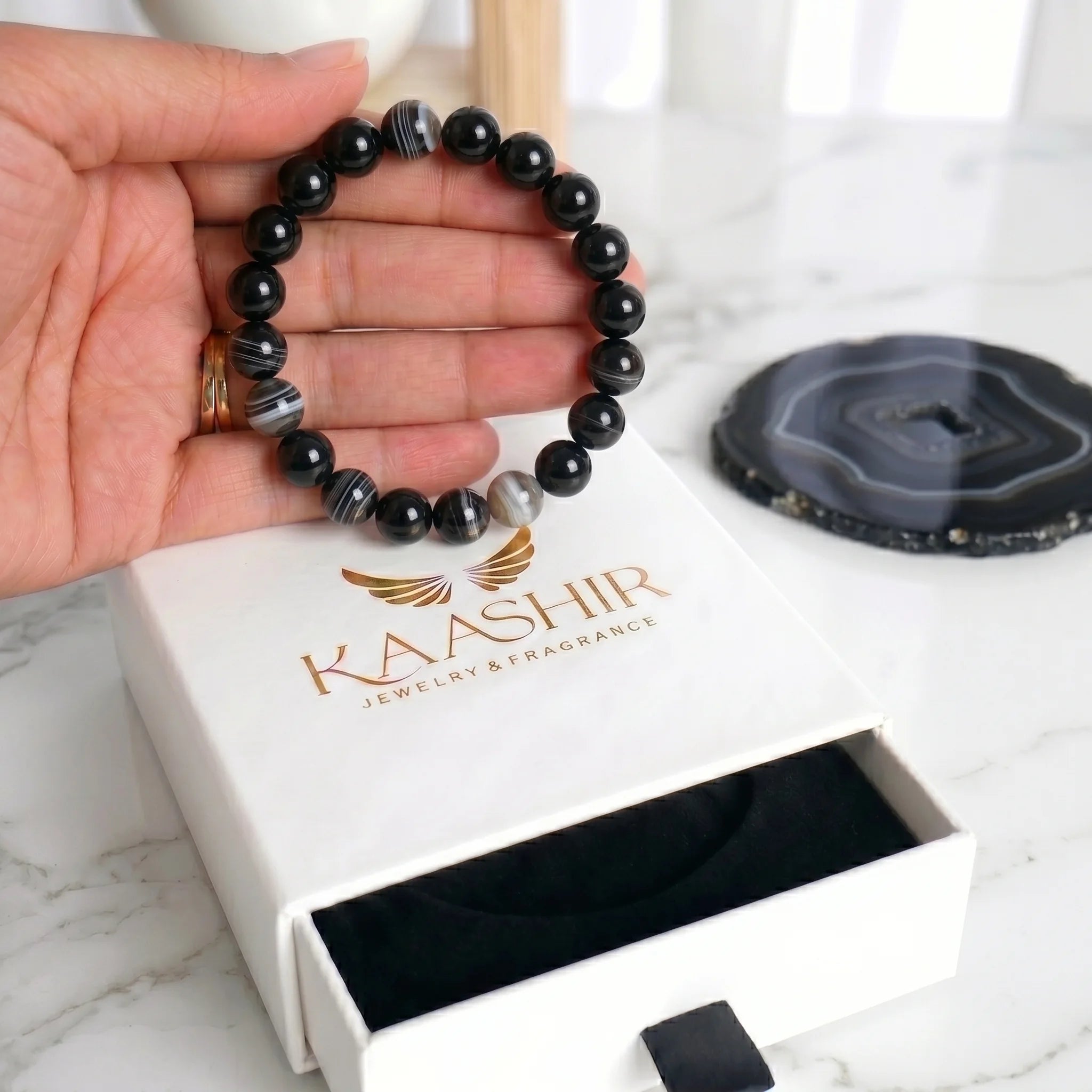 Banded agate bracelet for meditation and root chakra grounding – spiritual protection